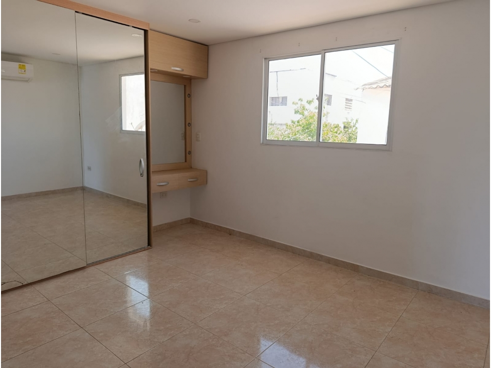 CASA DE 5 ALCOBAS PARA ARRIENDO EN CRESPO - 3