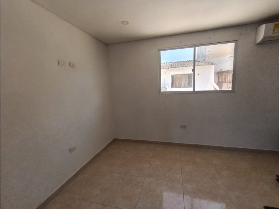 CASA DE 5 ALCOBAS PARA ARRIENDO EN CRESPO - 5