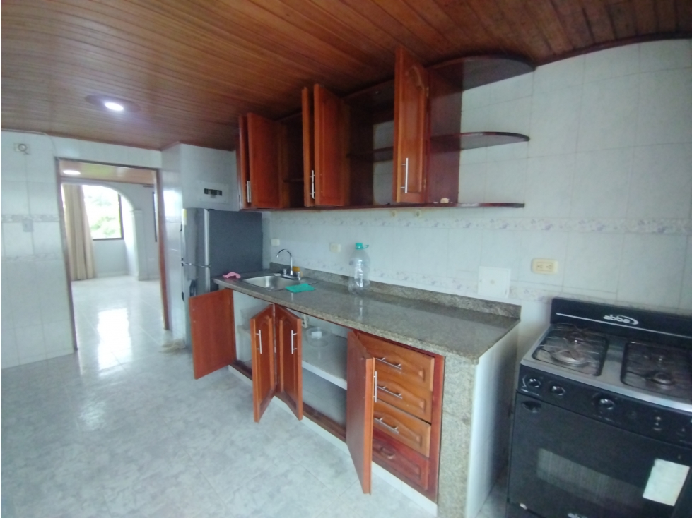 APARTAMENTO DE 3 ALCOBAS EN PASEO BOLIVAR PARA VENTA — foto 3