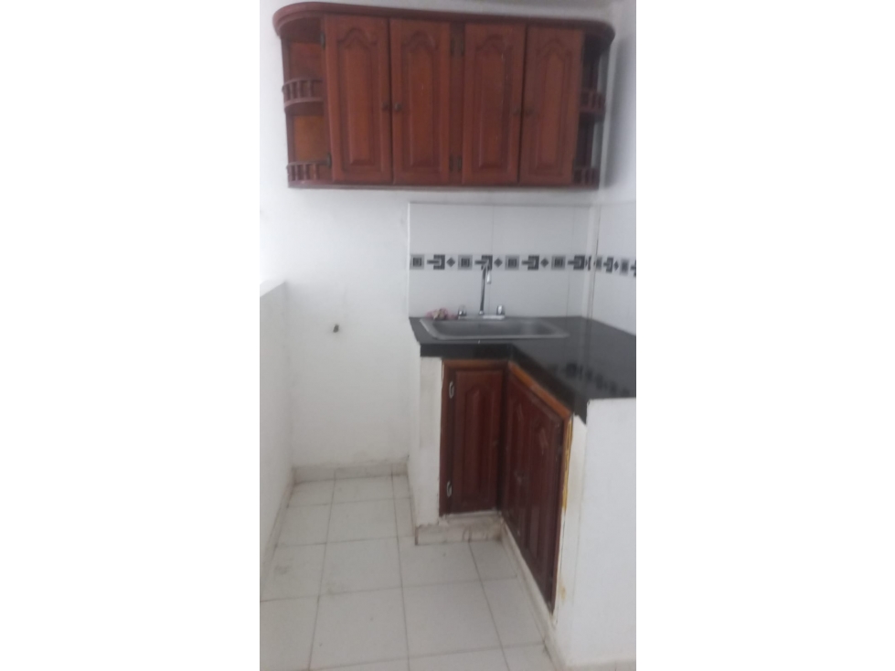 VENTA CASA DE 3 PISOS DIVIDIDA EN APTOS EN LOS CALAMARES — foto 5