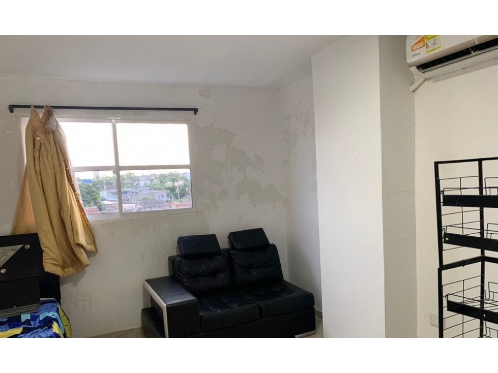 EDIFICIO DE 4 PISOS PARA VENTA EN EL BARRIO BLAS DE LEZO - 2
