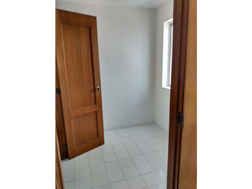 APARTAMENTO DE 3 ALCOBAS PARA VENTA EN MARBELLA FRENTE AL MAR — foto 5
