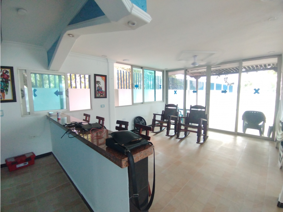 CASA DE PLAYA CON 9 ALCOBAS FRENTE AL MAR EN MARLINDA - 4
