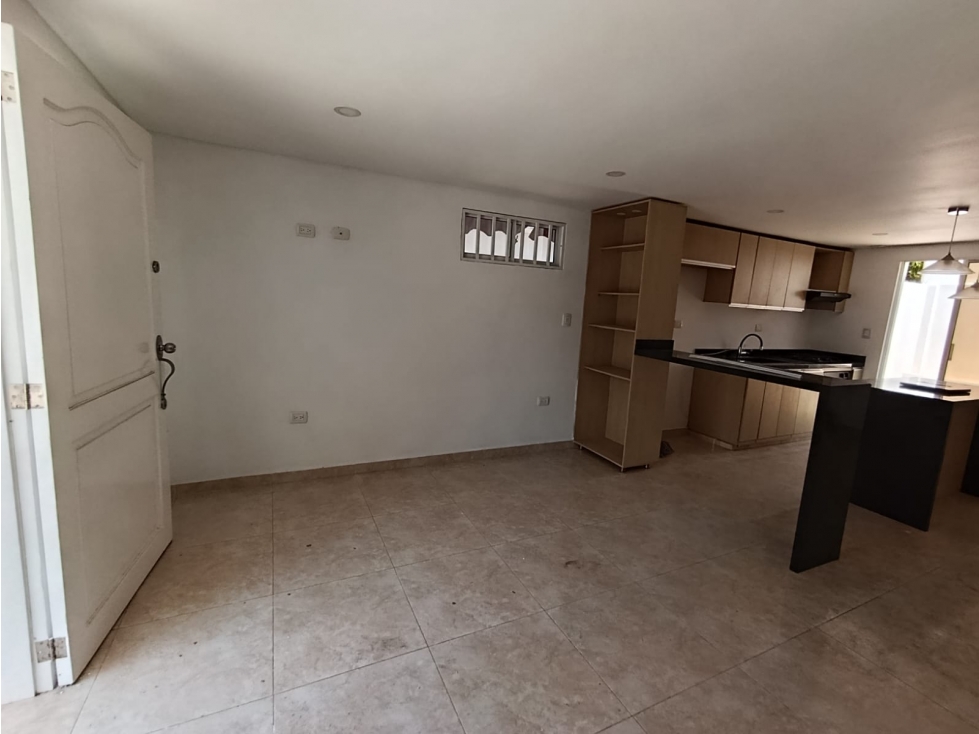 CASA DE 5 ALCOBAS PARA ARRIENDO EN CRESPO - 4