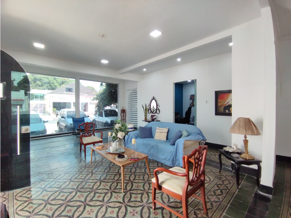 CASA AMPLIA PARA HOSTAL EN VENTA EN MANGA
