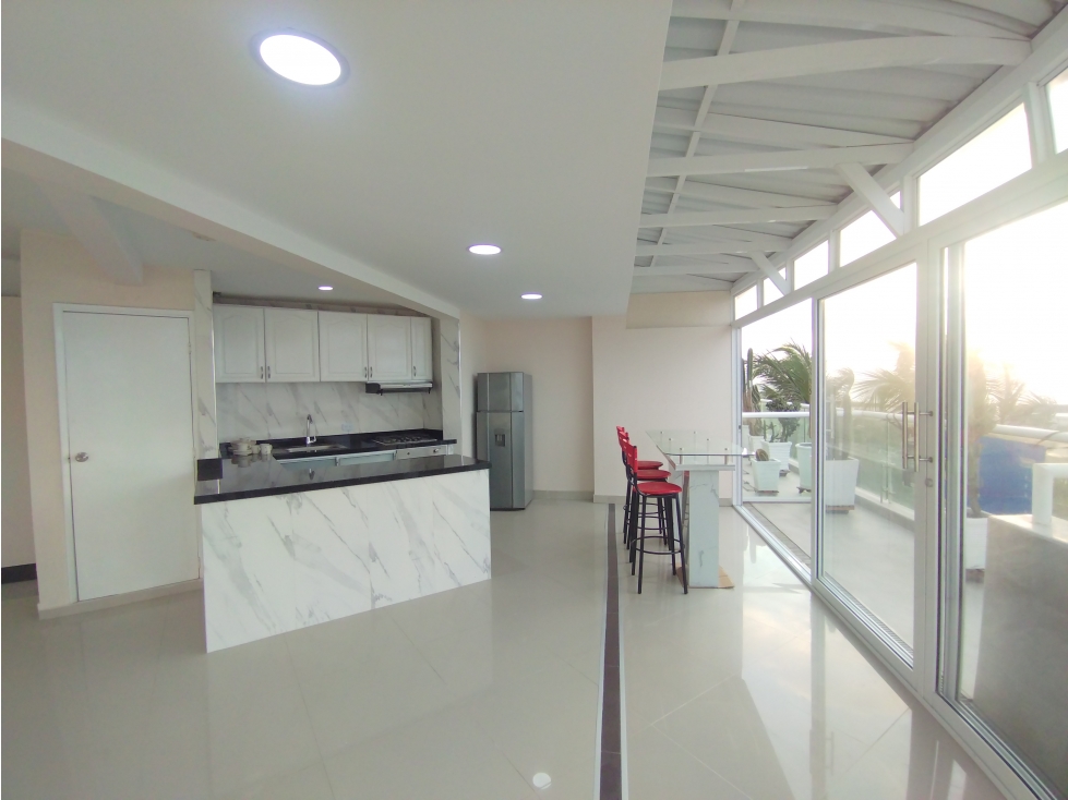 APARTAMENTO DE 2 ALCOBAS CON VISTA AL MAR EN CRESPO PARA VENTA — foto 4