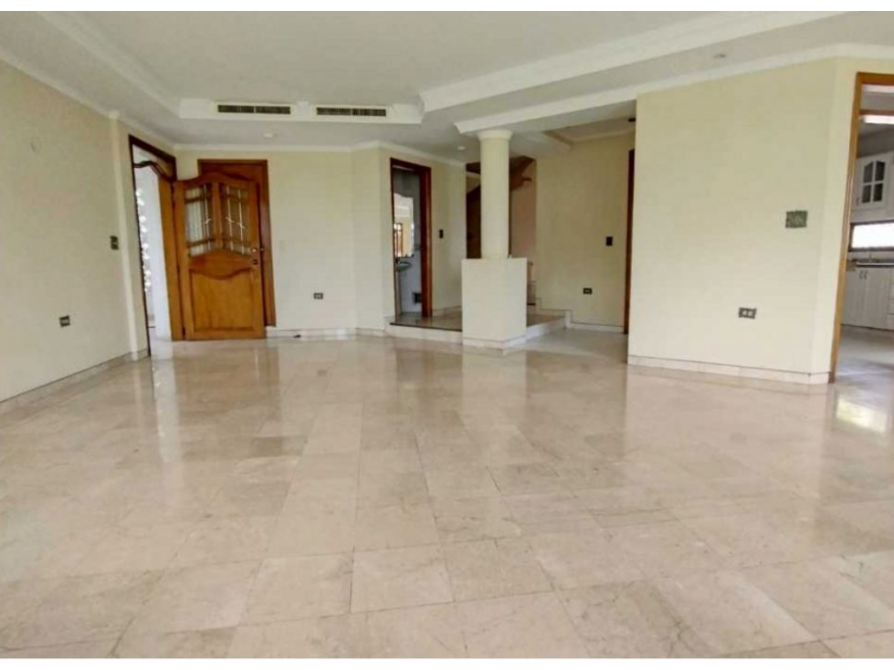 CASA CON 2 APARTAMENTOS PARA VENTA EN CRESPO