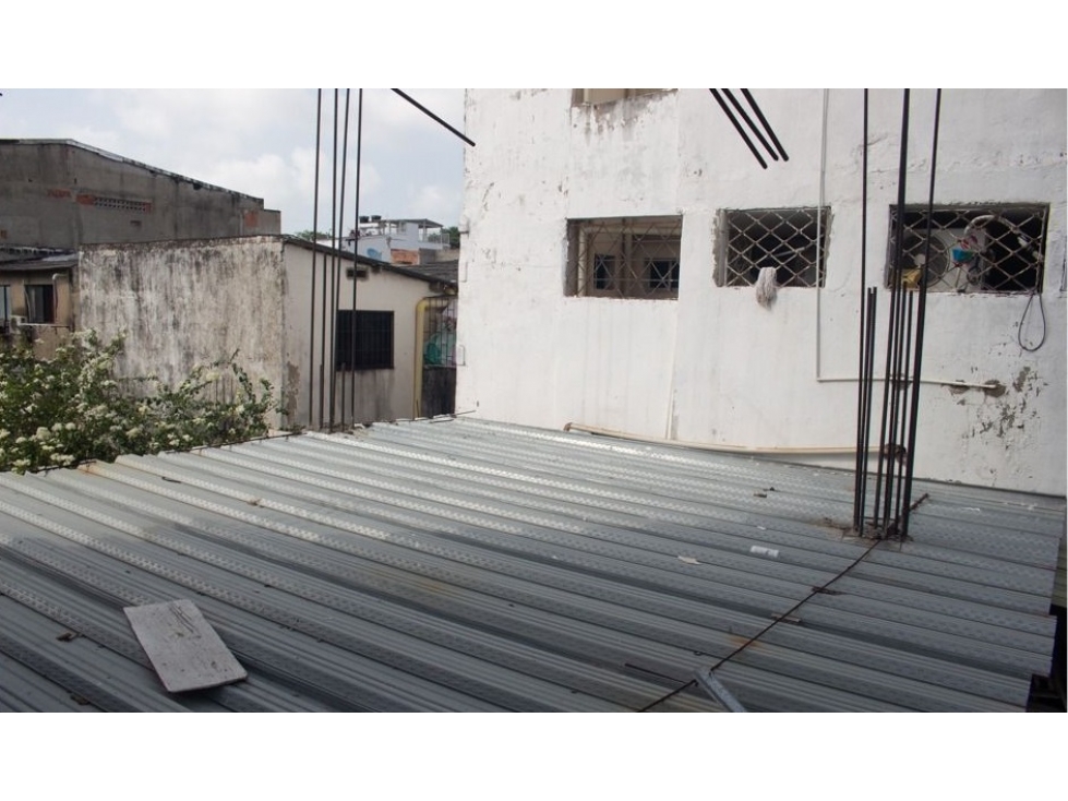 EDIFICIO DE 4 PISOS PARA VENTA EN EL BARRIO BLAS DE LEZO - 5