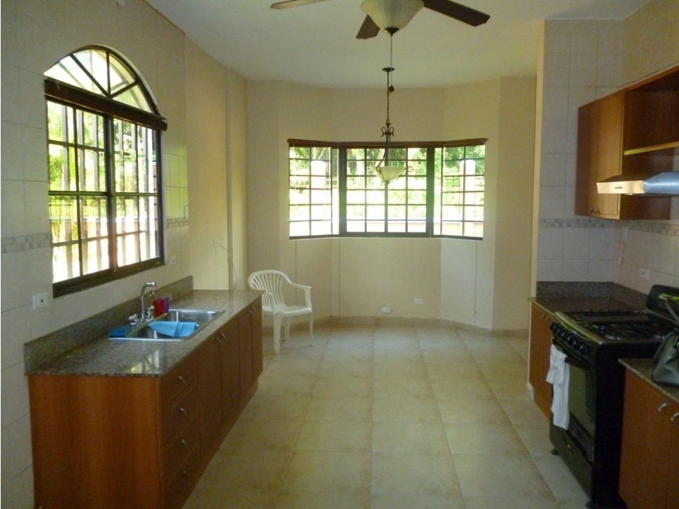 Alquiler Casa en Clayton Village — foto 3