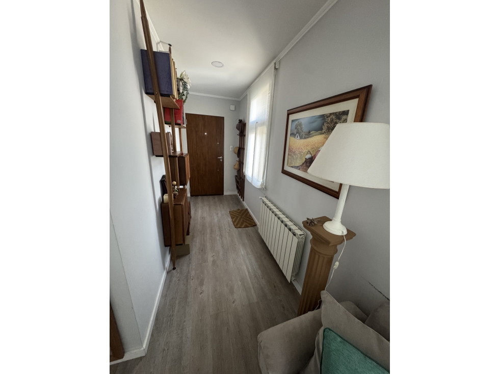 VENDE CASA EN SIERRAS BAYAS IMPECABLE