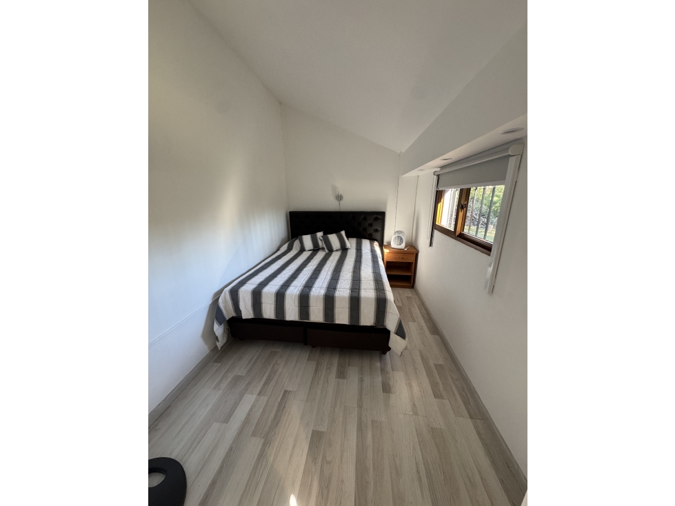 VENDE QUINTA EN ZONA PALOS DE COLORES (Luz y Gas) - 2