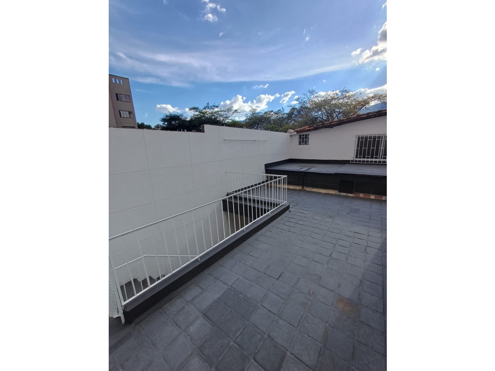 VENTA CASA 2 Y 3 PISO EN CALASANZ