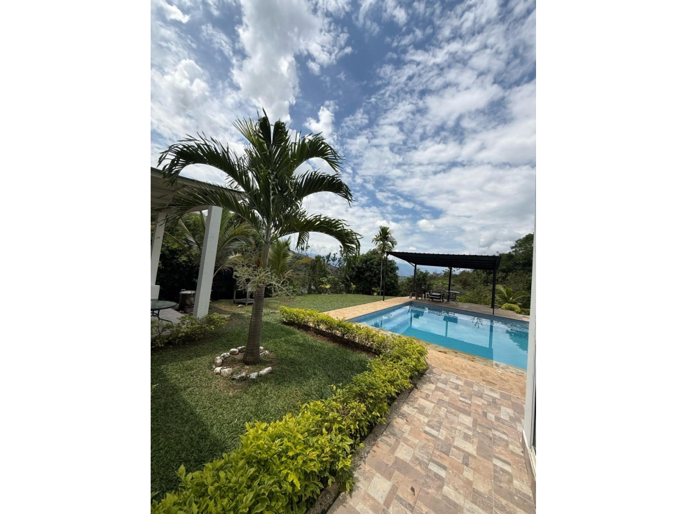 Te ofrezco hermosa y moderna casa de recreo en San Jerónimo — foto 3