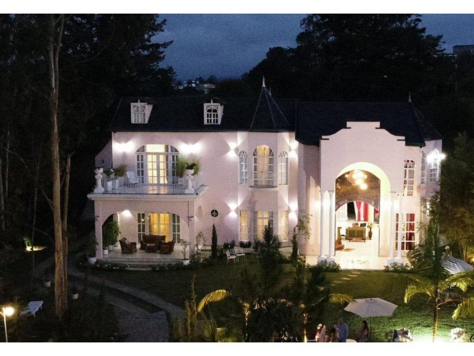En Venta Espectacular HOTEL - MANSIÓN
