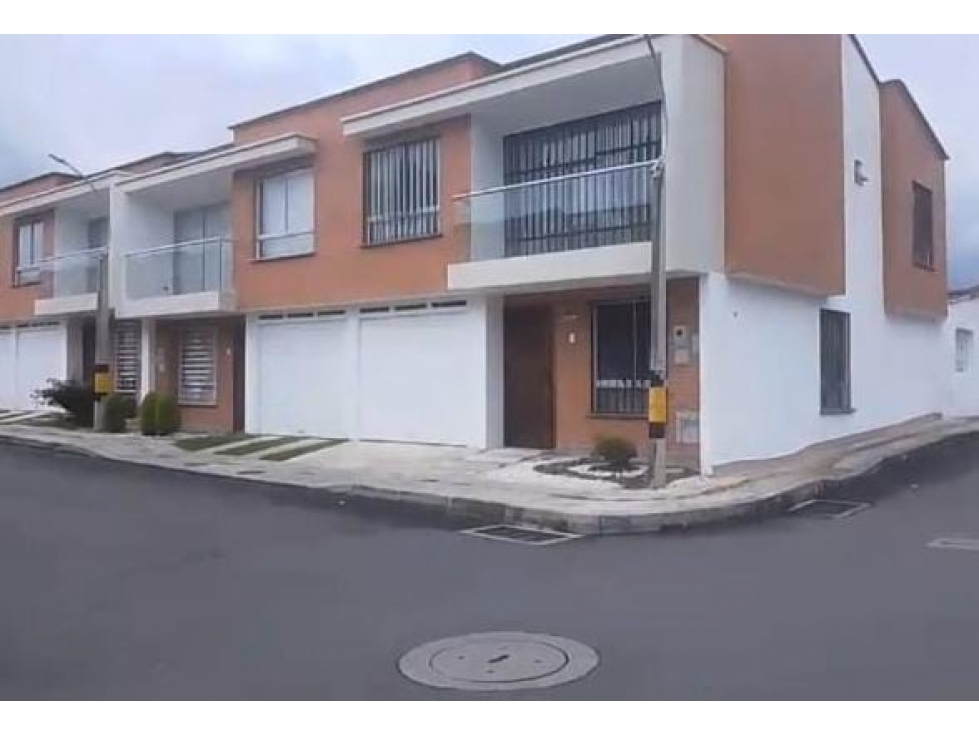 Hermosa casa unifamiliar en la Ceja