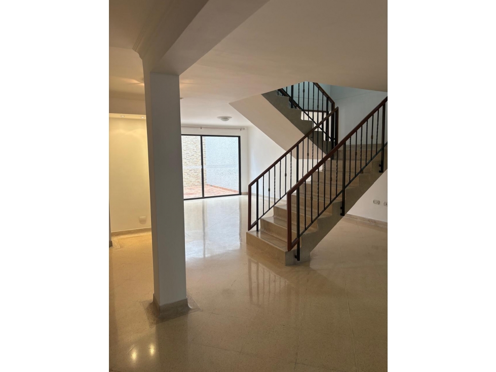 VENTA HERMOSA CASA EN LA CASTELLANA — foto 3