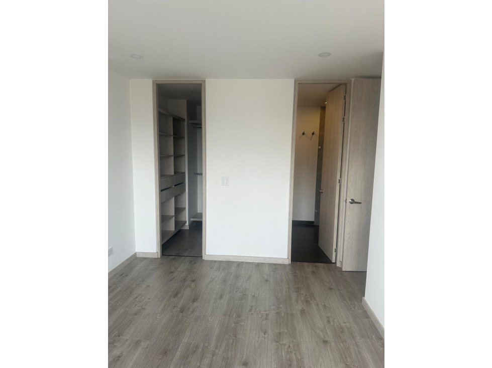 VENTA HERMOSO APARTAMENTO EN EL POBLADO — foto 6