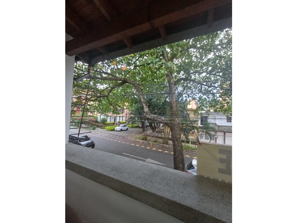 CASA UNIFAMILIAR EN LA FLORESTA