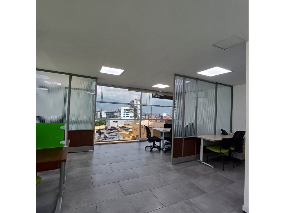 EN VENTA OFICINA EXCELENTE UBICACION - PRECIO DE OPORTUNIDAD