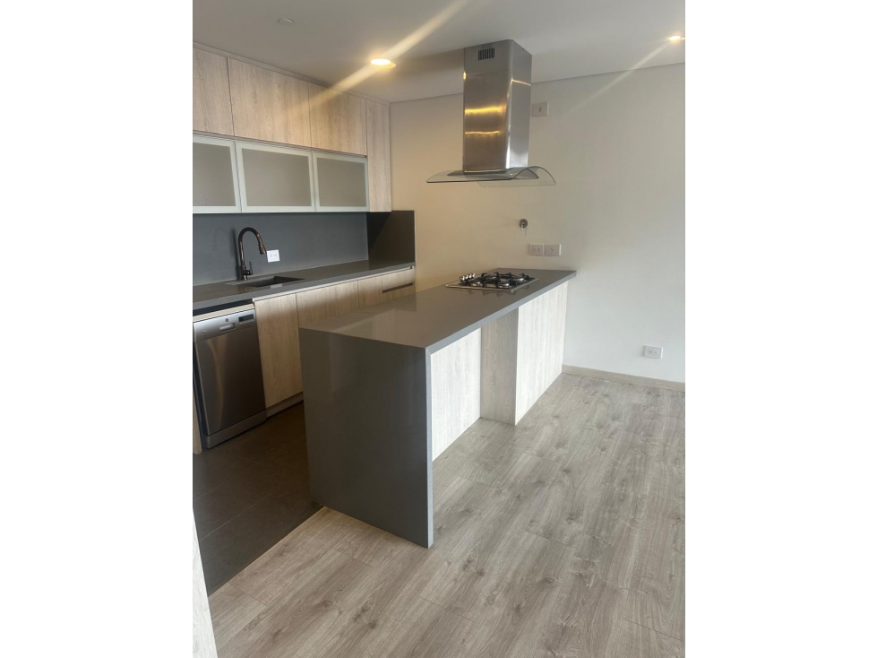 VENTA HERMOSO APARTAMENTO EN EL POBLADO — foto 2
