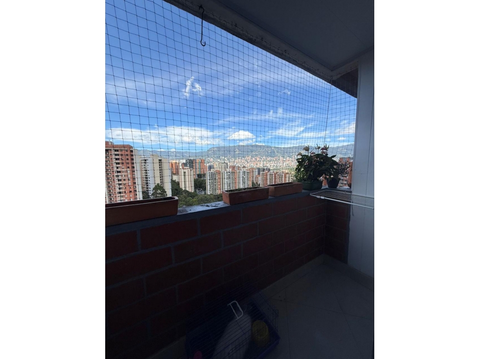 VENTA APARTAMENTO LOMA DE LOS BERNAL — foto 3
