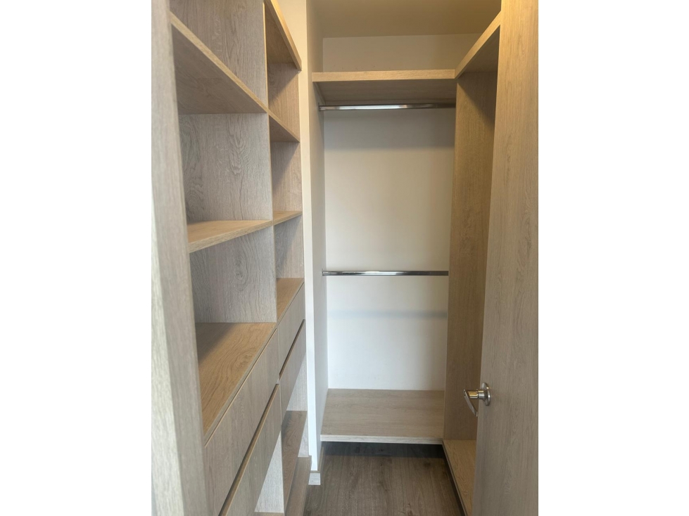 VENTA HERMOSO APARTAMENTO EN EL POBLADO — foto 5