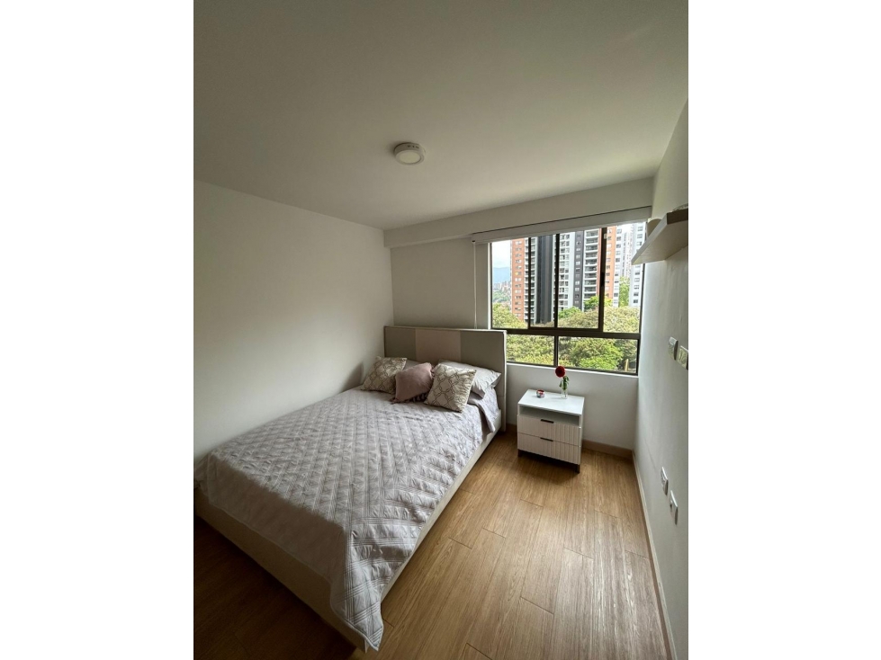 VENTA APARTAMENTO LOMA DE LOS BERNAL — foto 5