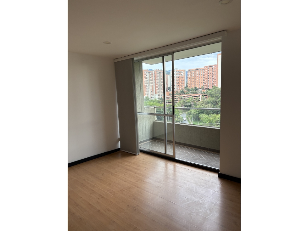 Se vende Apto en la Loma de los Bernal