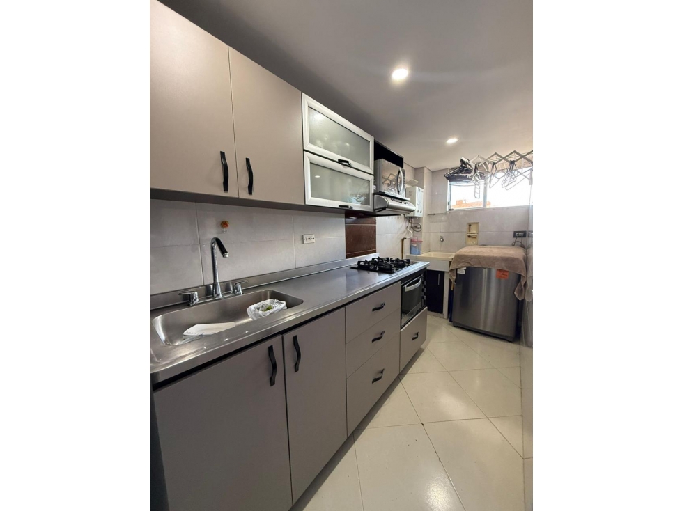 VENTA APARTAMENTO LOMA DE LOS BERNAL — foto 4