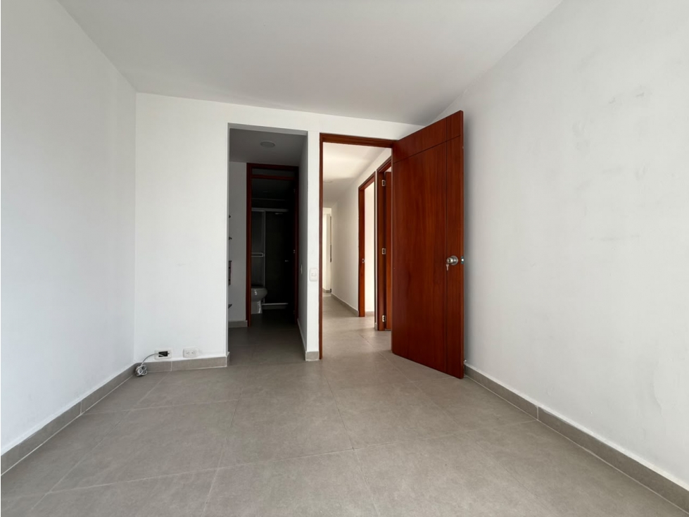 VENTA APARTAMENTO REMODELADO EN LOS COLORES — foto 5