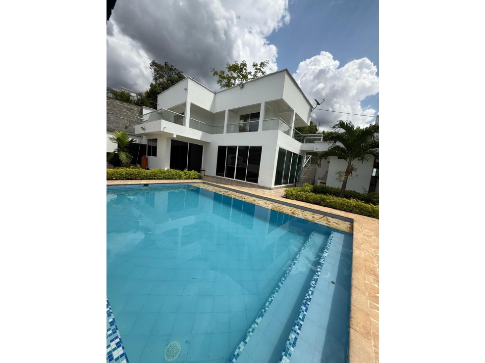 Te ofrezco hermosa y moderna casa de recreo en San Jerónimo
