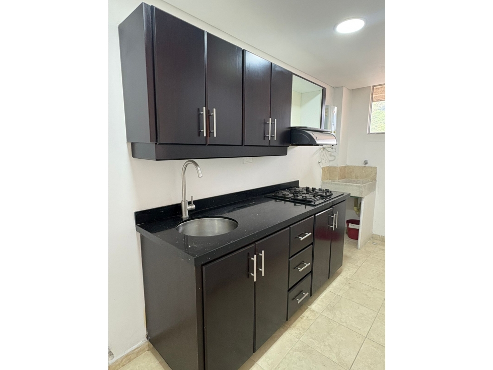 VENTA APARTAMENTO LOMA DE LOS BERNAL — foto 3