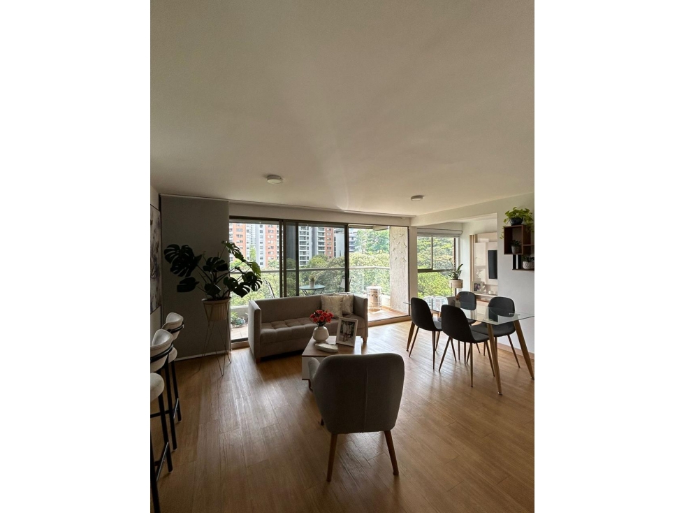 VENTA APARTAMENTO LOMA DE LOS BERNAL — foto 3