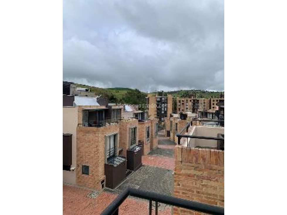 Venta Espectacular Casa La Calera — foto 4