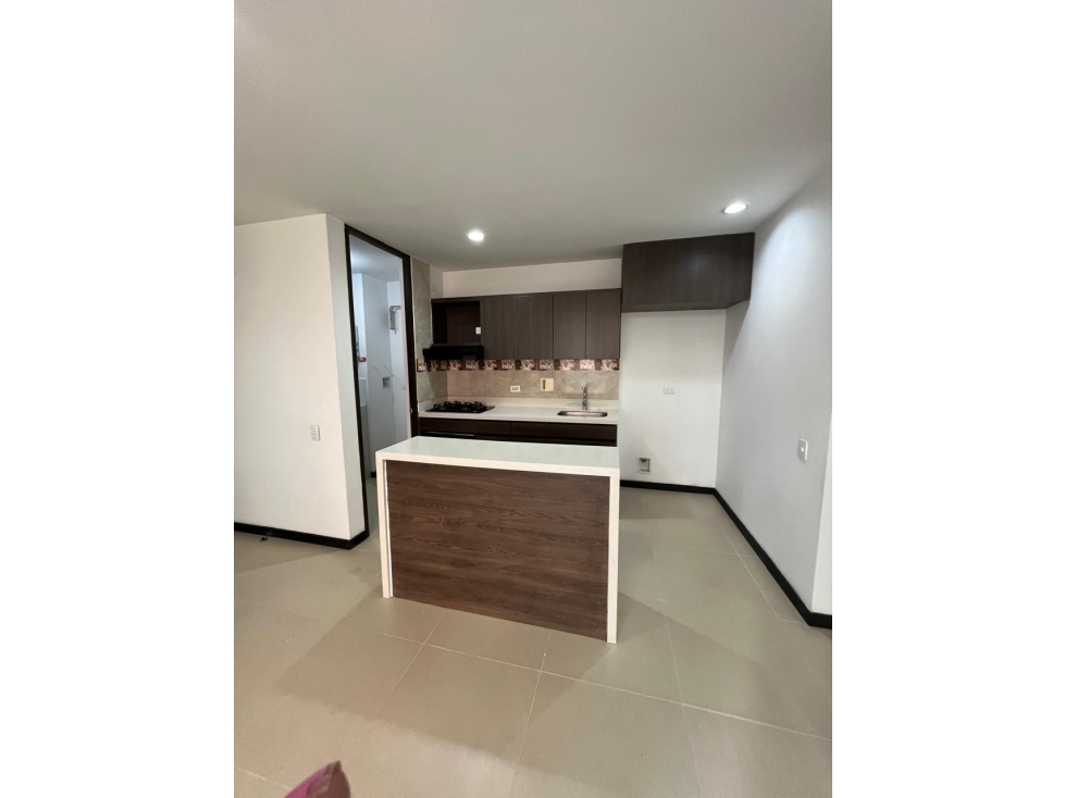 Arriendo apartamento en Altos del Poblado — foto 2