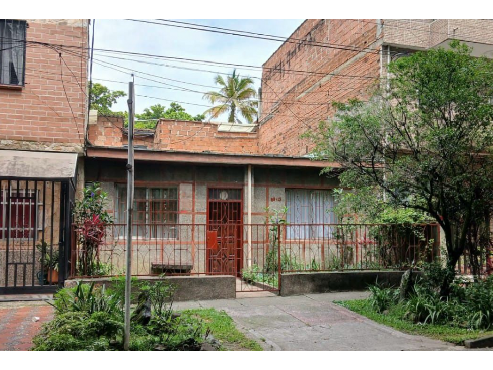 Venta de Casa - Lote en Santa Lucía