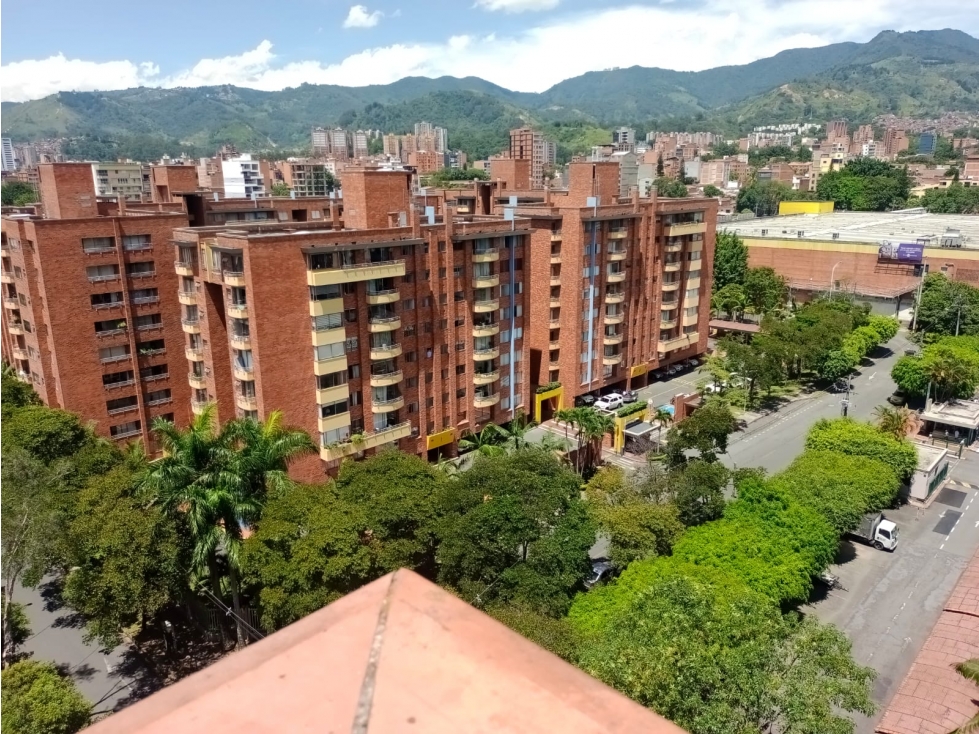Arriendo apartamento en Laureles