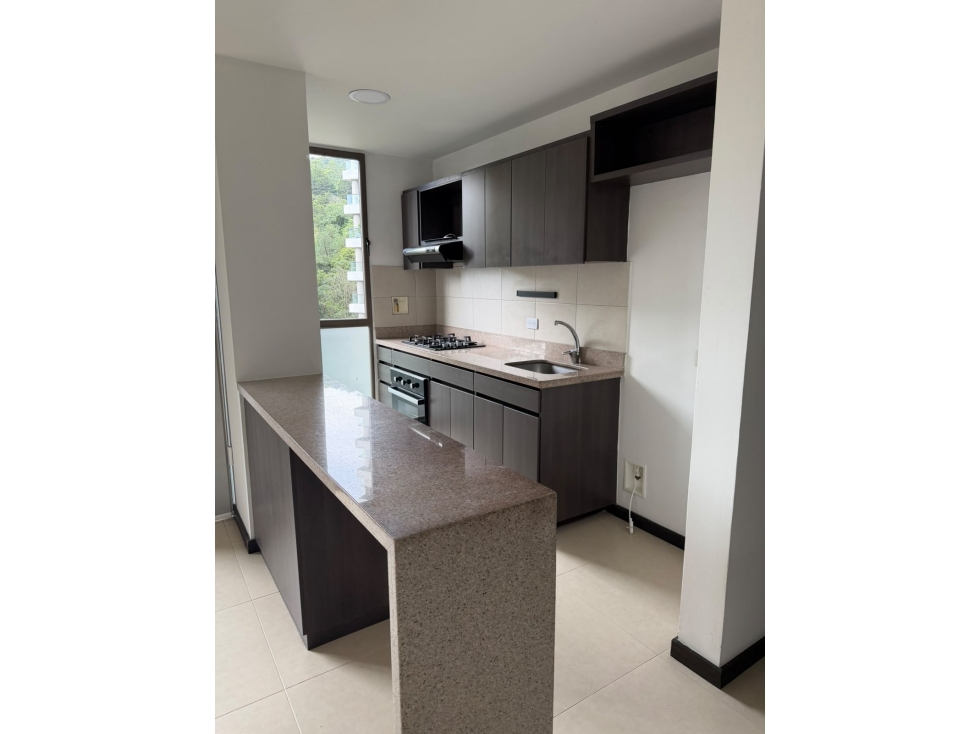 Arriendo apartamento altos del poblado — foto 2