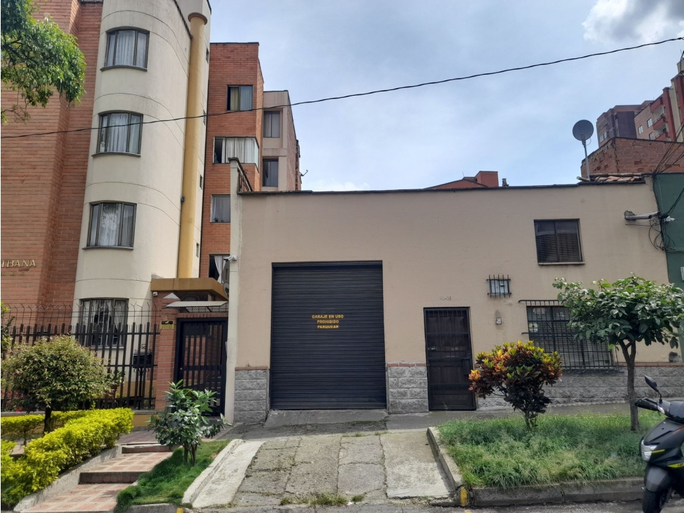 Venta de Casa-Lote en Santa Monica