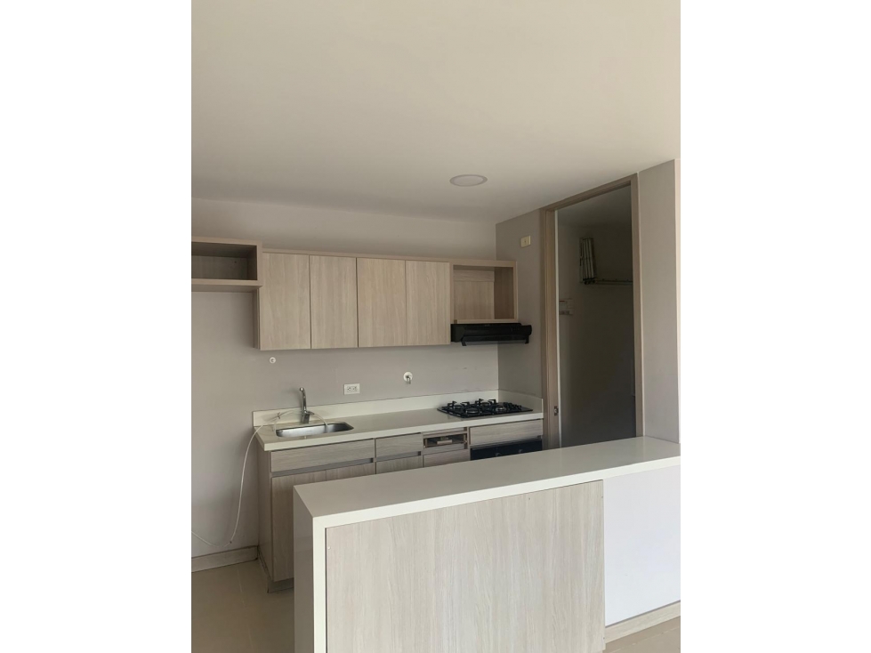 Arriendo de apartamento en altos del poblado — foto 3