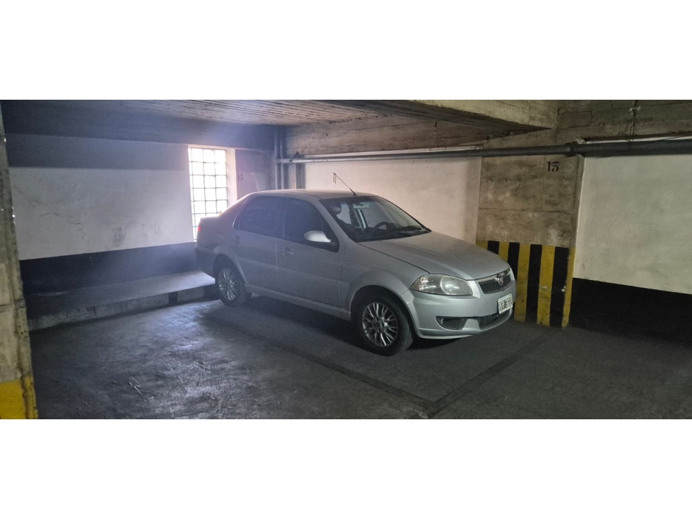 VENTA COCHERA EN PARKING CENTRO - 2