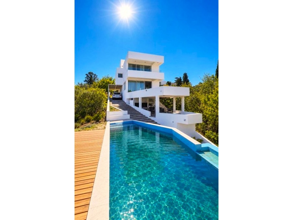 VENTA CASA 3 DORM CON BAJADA AL LAGO - CARLOS PAZ - 1
