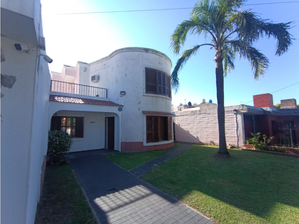 Venta Casa 3 Dorm. c/ Pileta - Marquez de Sobremonte