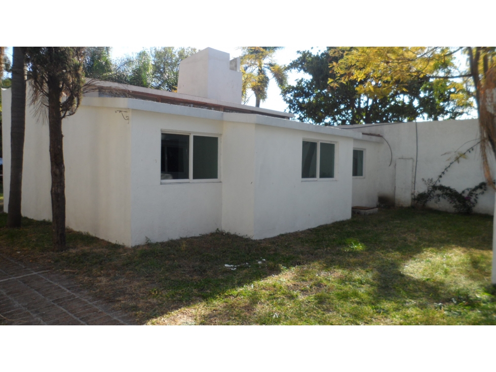 SE VENDE HERMOSA CASA DE UN NIVEL EN LOMAS DE CUERNAVACA — foto 2