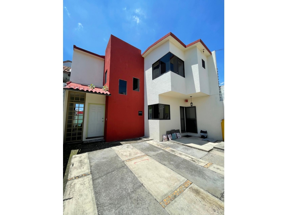SE RENTA CASA EN LOMAS DEL TZOMPANTLE,CUERNAVACA