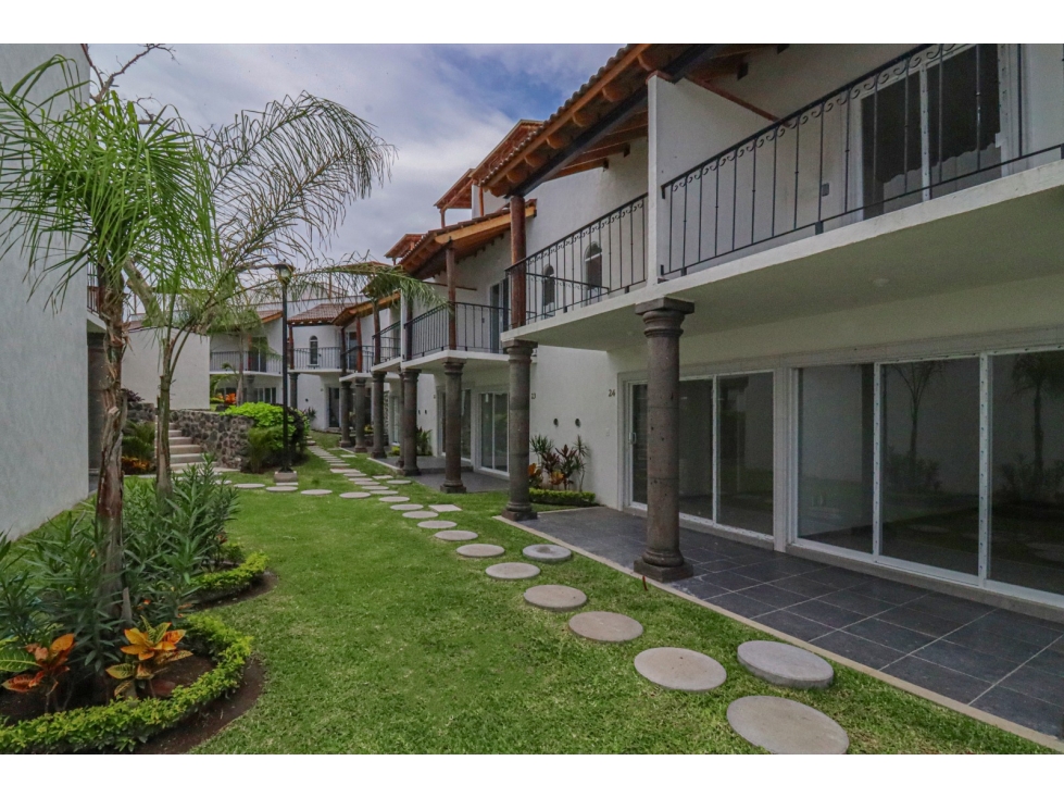 SE VENDE CASA NUEVA CON ALBERCA EN TLALTIZAPAN,MORELOS