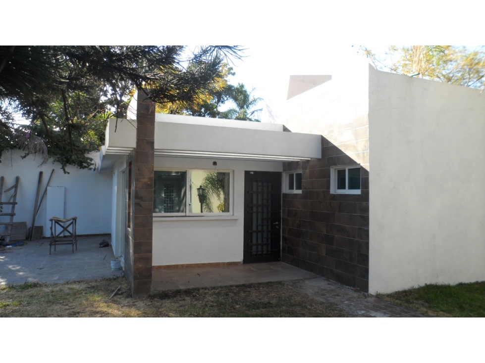 SE VENDE HERMOSA CASA DE UN NIVEL EN LOMAS DE CUERNAVACA