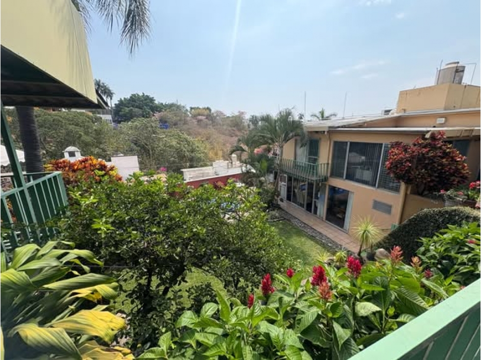 SE VENDE CASA EN COL. CLUB DE GOLF CUERNAVACA.