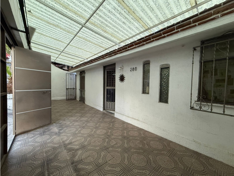 SE RENTA CASA EN ALTA VISTA