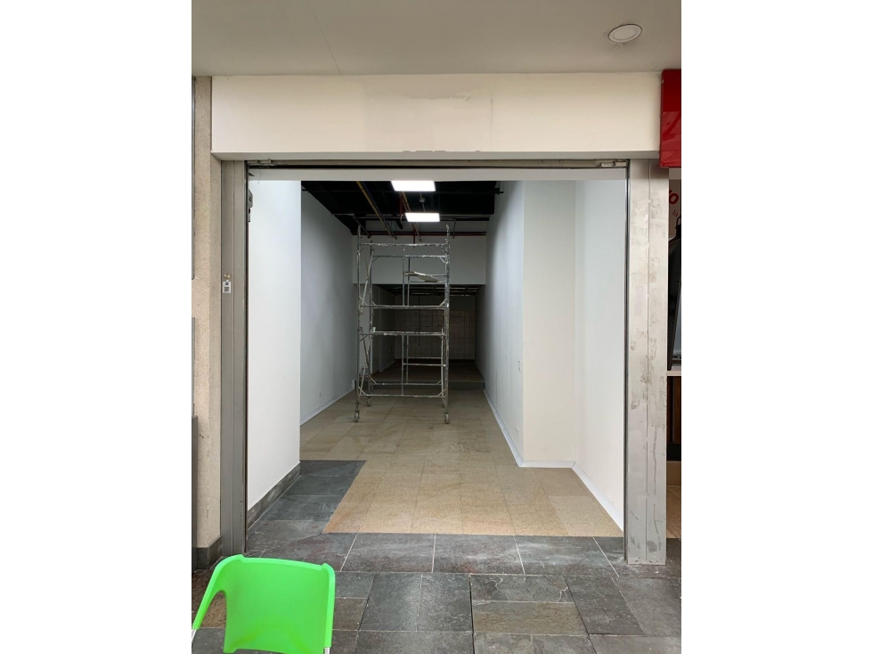Se Arrienda Local Comercial en Plazoleta